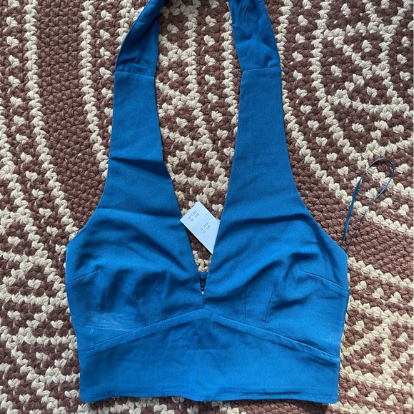 Abercrombie crop v neck halter- tags still on - Picture 1 of 2